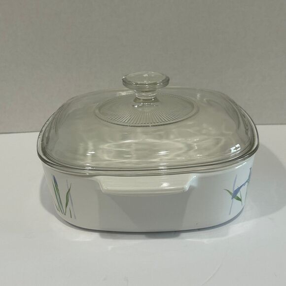 Corning Ware Casserole Dish Shadow Iris Pattern 2.0 liter White Purple Green USA - Picture 2 of 12